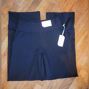 NWT *STYLUS* FLARE LEG STRETCH PANTS: S *BLACK*